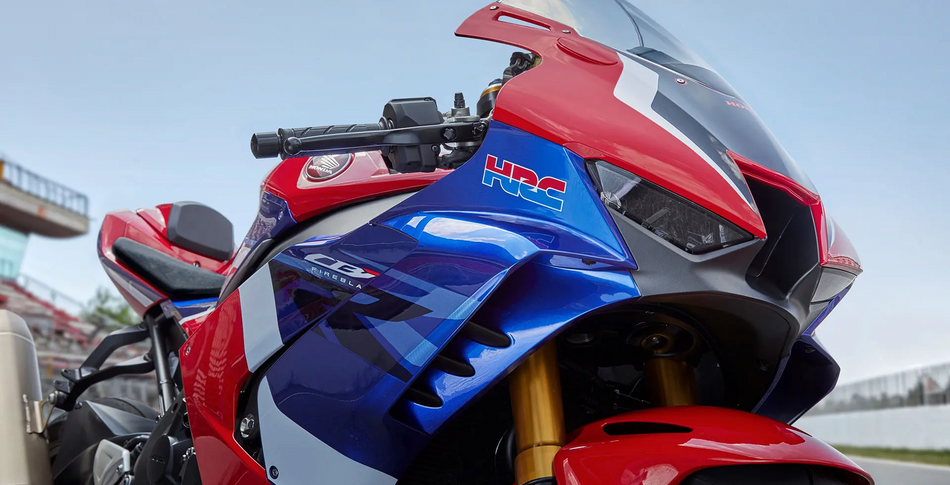 main_webp_comprar-cbr-1000rr-r-fireblade-sp-30th-anniversary-edition-2024_0c97fca1f2-1.png-1.png